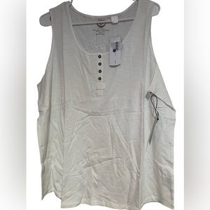 NWT Zenergy by Chico’s white V-Neck tank top 4x
